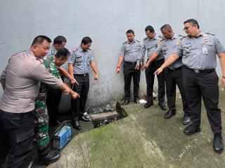 Cek Kondisi SarPras Keamanan, Karutan Kelas I Medan Lakukan Kontrol Area Brandgang